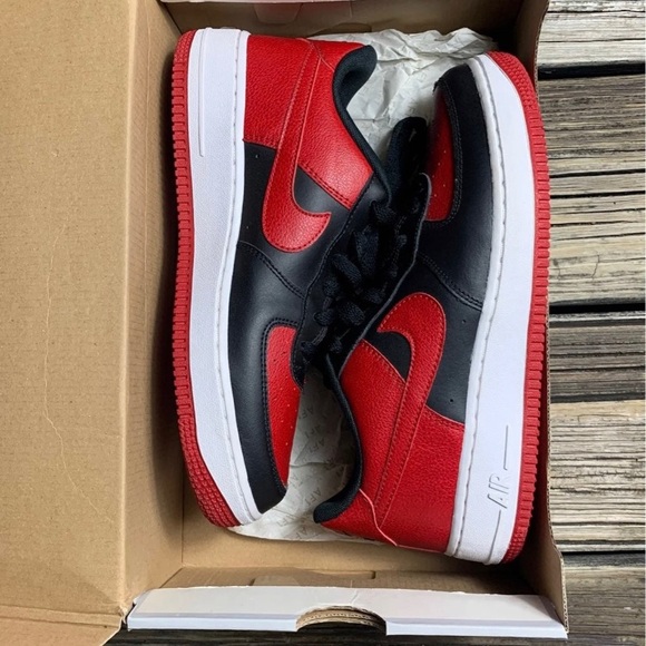 Nike Air Force 1 size 7Y
Bred - Picture 1 of 6
